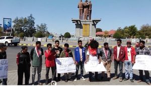 Mahasiswa Cipayung Plus Kupang Tolak Penyematan Gelar “Raja Timor” kepada Jokowi, Gelar Mimbar Bebas di Bundaran PU